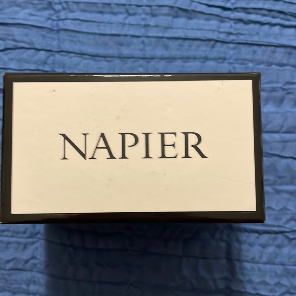 Rose gold bangle bracelet - Picture 2 of 5